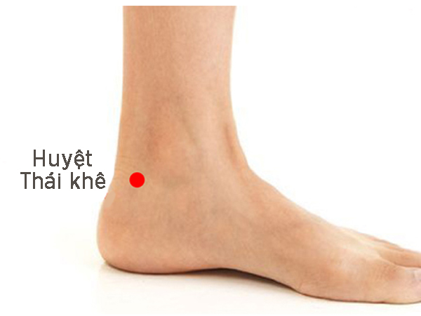 Huyệt Thái khê. (Ảnh: baomoi.com)